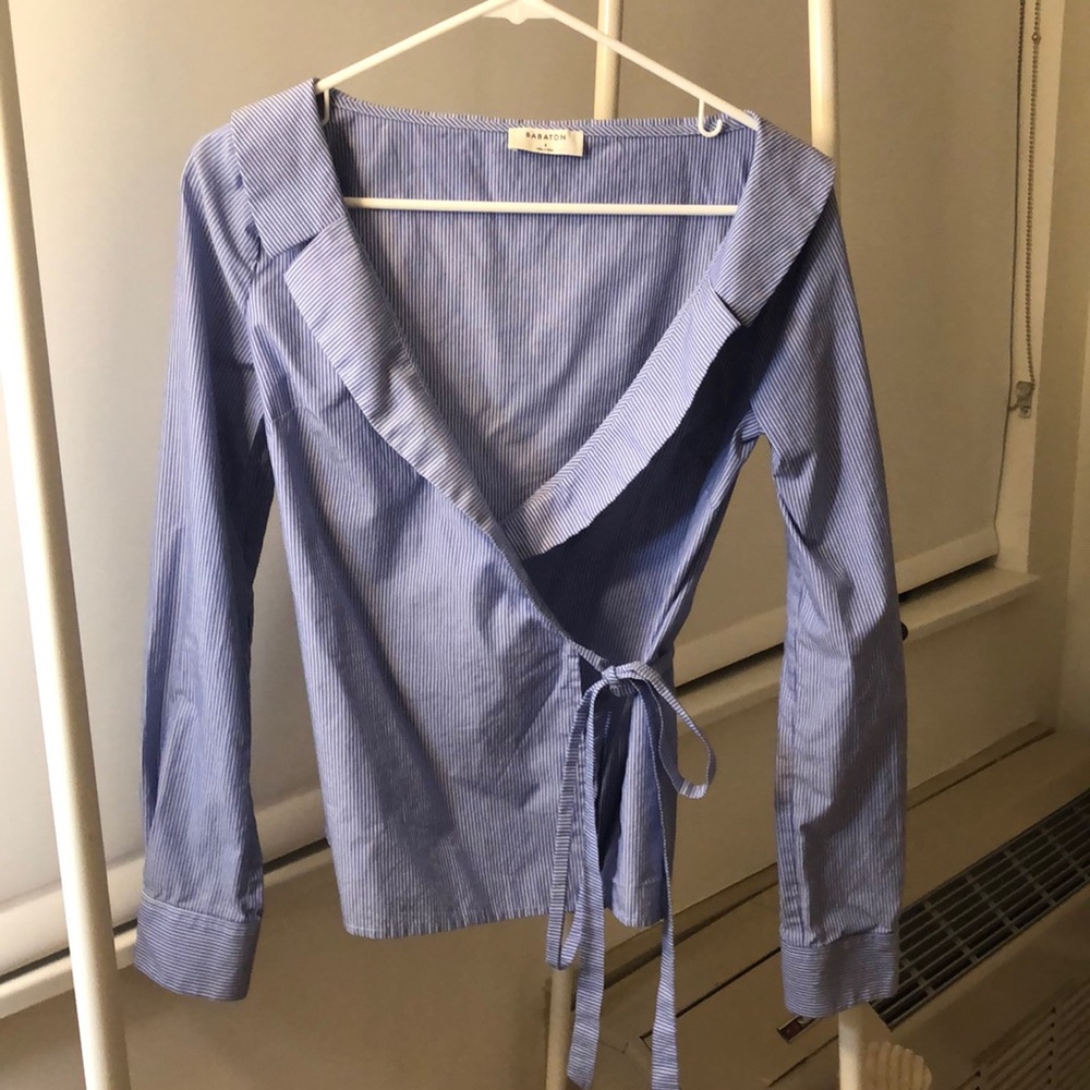 Aritzia babaton blue shirt